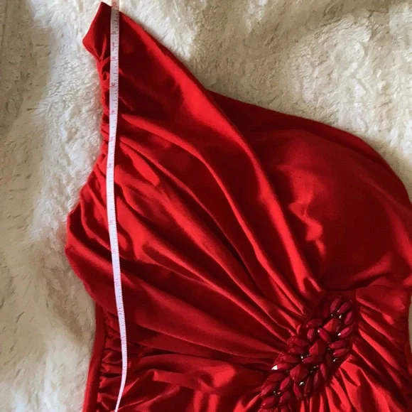 Lucas & Emma Gown NWT Size Small Red - Picture 8 of 9